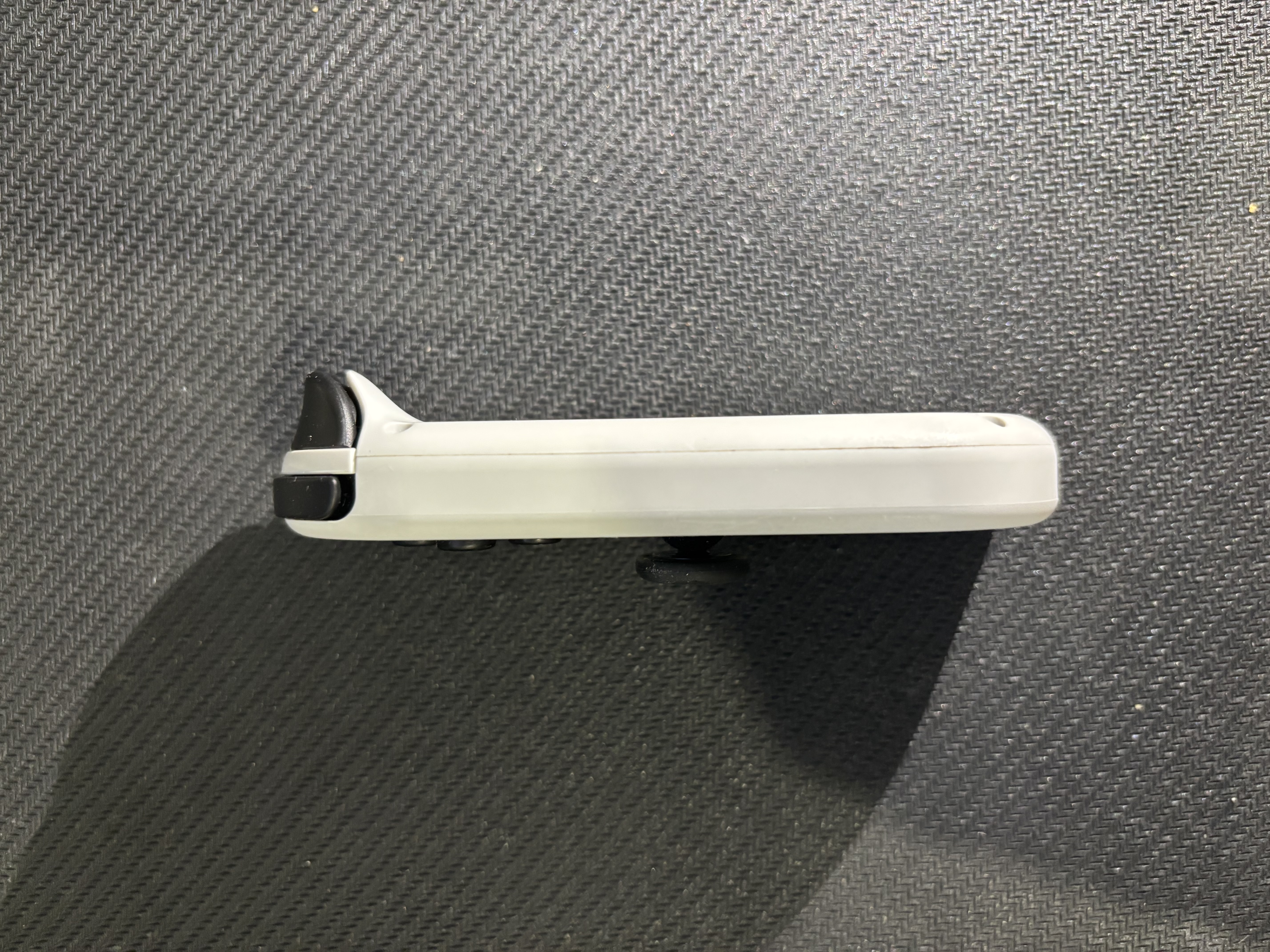 Image of Joy-Con, bottom view